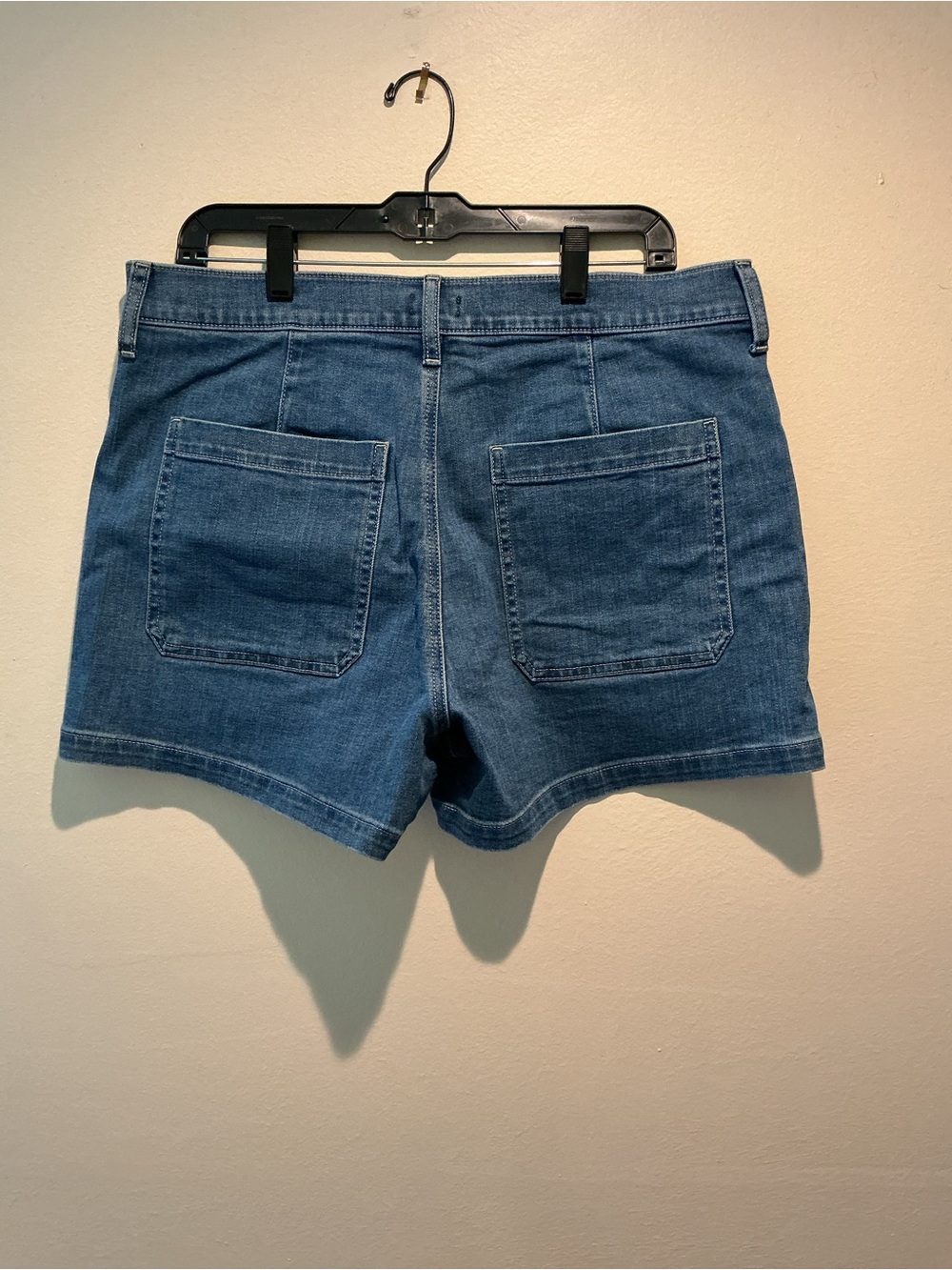 J.Crew Denim Patch Pocket Shorts High Rise Medium Wash Size 31 - Picture 2 of 4